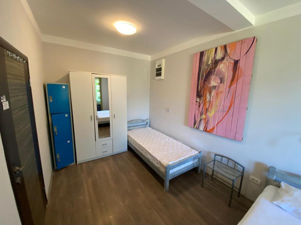 High Hostel Budva